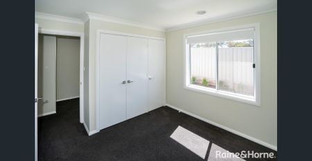 MODERN PROEPRTY IN STUNNING SUBURB - Photo 2