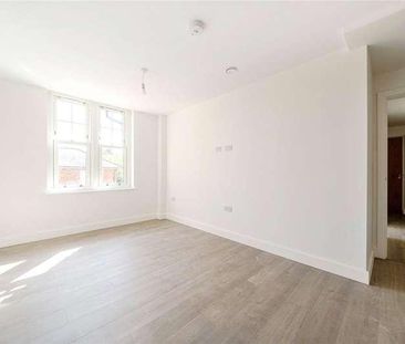 Catteshall Road, Godalming, Surrey, GU7 - Photo 4