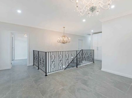 Modern Family Living - Photo 5
