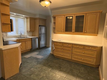 For Lease - 67 Munro Boulevard, Toronto, Ontario - Photo 5