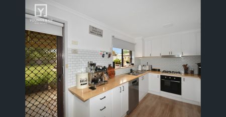 WELL PRESENTED THREE BEDROOM IN A GREAT COURT LOCATION - Photo 5