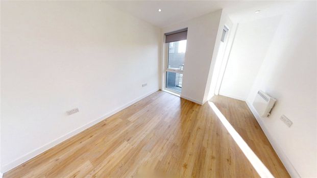 3 bedroom Flat To Rent - Photo 1