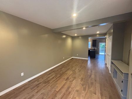 For Lease - 3320 Meadowgate Boulevard Unit# 70, London South, Ontario - Photo 2