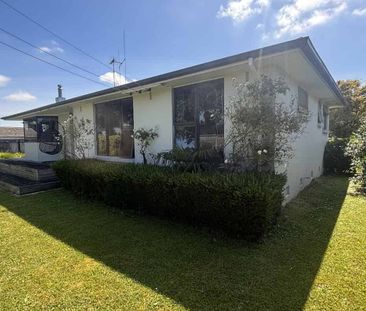 EAST SIDE FAMILY HOME - Photo 2