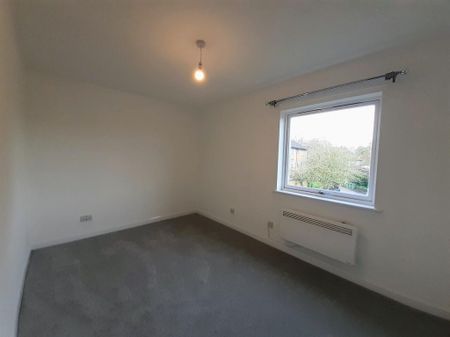 2 bed Flat To Let - Photo 5