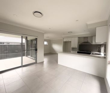 Modern Family Living in the Heart of Austral - Photo 6