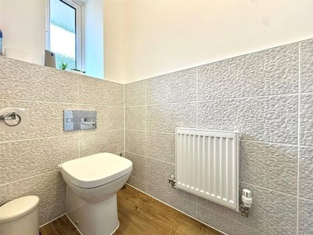 3 bedroom semi-detached house to rent - Photo 5