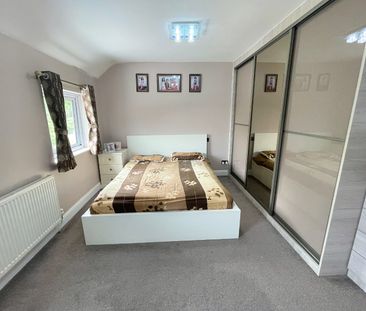4 bed semi-detached house to rent in Barnhurst Path, Watford, WD19 - Photo 4