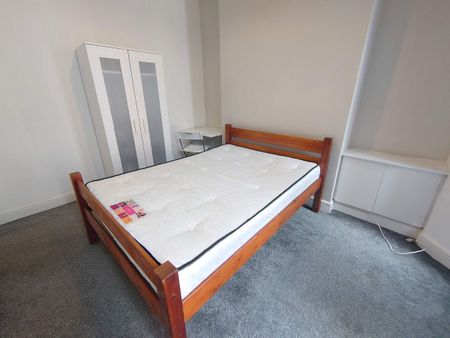 Halsbury Road, Kensington. - Photo 2