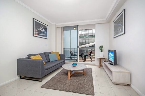 Fully Furnished Apartment at Oaks Trafalgar! - Photo 1