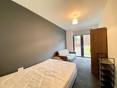 Queens Terrace, Great Cheetham Street West, Salford, M7 - Photo 3