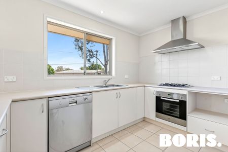 4/43-47 Hutchison Circuit Crestwood NSW - Photo 2