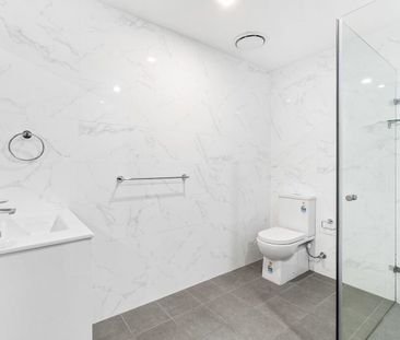 Modern Apartment, Lifestyle Location - Photo 4