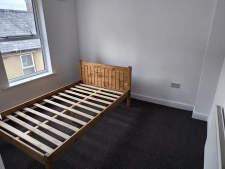 5 bedroom flat to rent - Photo 3