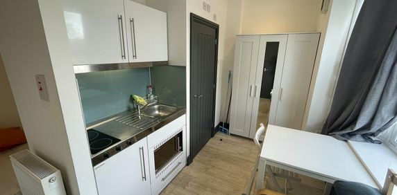 Studio to rent - Photo 2