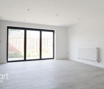 4 bedroom detached house to rent - Photo 1