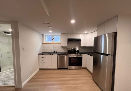 For Lease - 16 Robertsfield Crescent, Toronto, Ontario - Photo 3