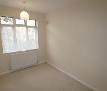 2 bedroom semi-detached bungalow to rent - Photo 2