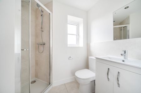 River Bank Close, Northampton, Upton - Photo 2