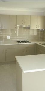 Modern 2 Bedroom Duplex - Photo 3