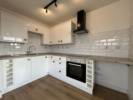 Two bedroom Flat - Photo 3