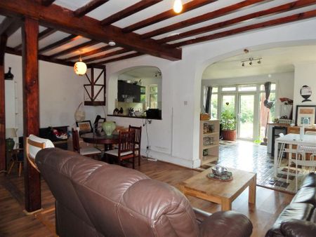 4 bedroom terraced house to rent - Photo 2