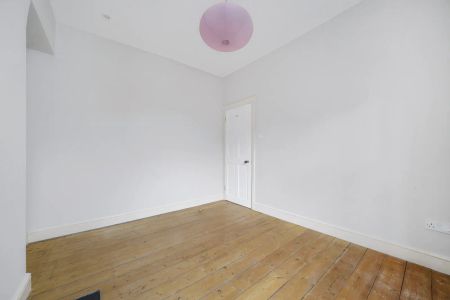 3 bedroom house in Stoke Newington - Photo 5