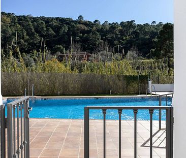 3 bedroom luxury Townhouse for rent in Benahavís, Spain - Photo 4