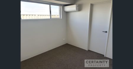 Modern and Stylish Property for Lease in Serene Coastal Suburb of Alkimos - Photo 2