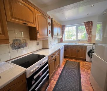 4 bedroom semi-detached house to rent - Photo 5