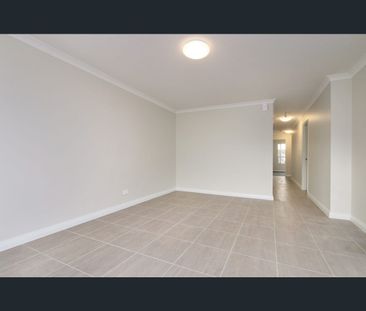 341 Lambeth Circle, Wellard, WA 6170 - Photo 1