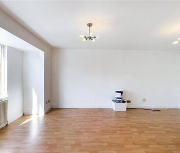 2 bedroom maisonette to rent - Photo 6