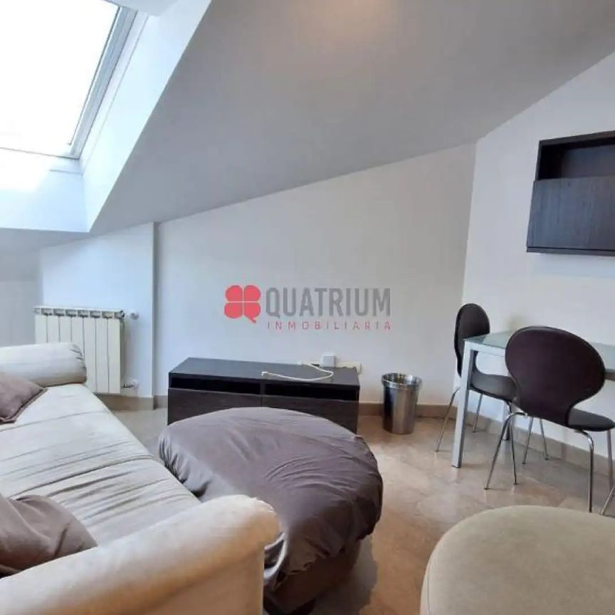 Ático de alquiler en Travesía de Restollal, Castiñeiriño - Cruceiro de Sar - Foto 1