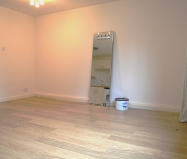 Maypole Road, Taplow, Maidenhead,SL6 - Photo 1