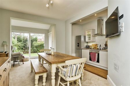 3 bedroom semi-detached house to rent - Photo 3