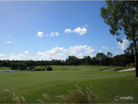 8854 Magnolia Drive East, Hope Island QLD 4212 - Villa For Rent | Domain - Photo 5