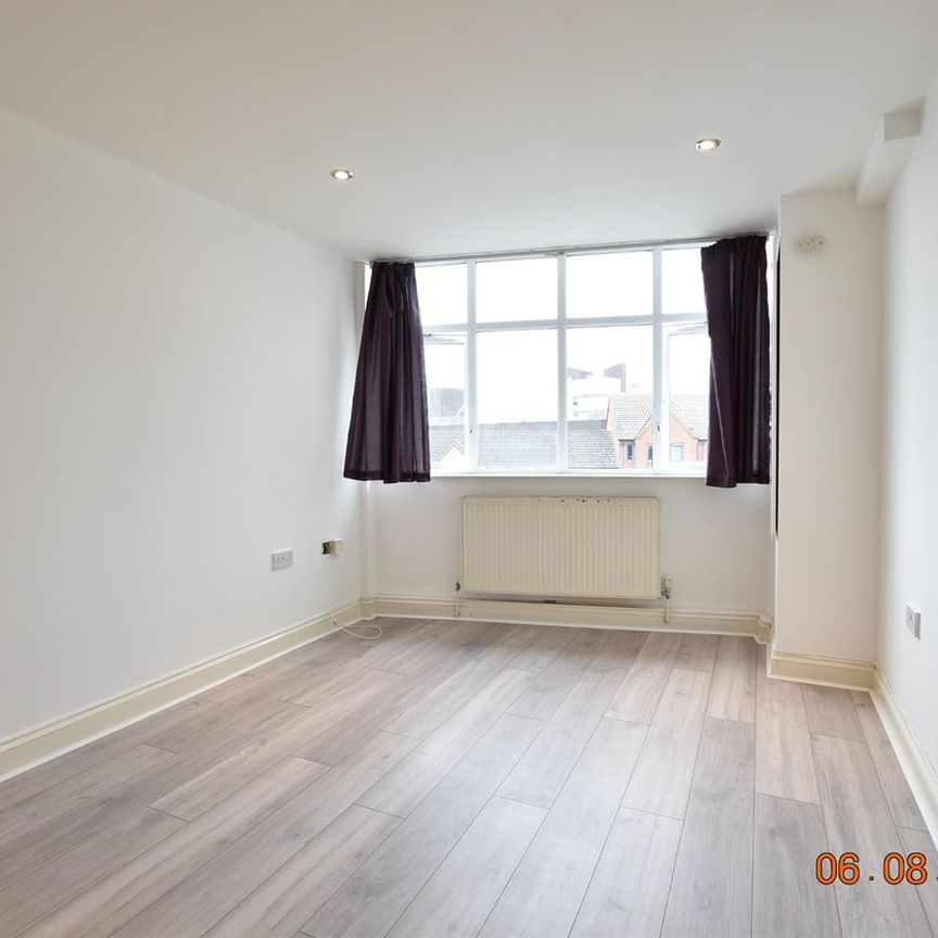 1 Bed Flat, T L House, LU1 - Photo 1