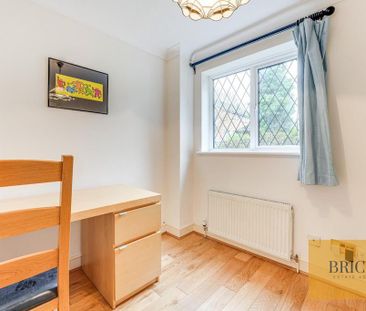 4 bedroom detached house to rent - Photo 3