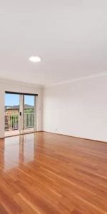 Apartment with 3 bedrooms, 2 bathrooms & parking for 1 car - Photo 4