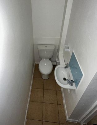 4 bedroom terraced house to rent - Photo 1