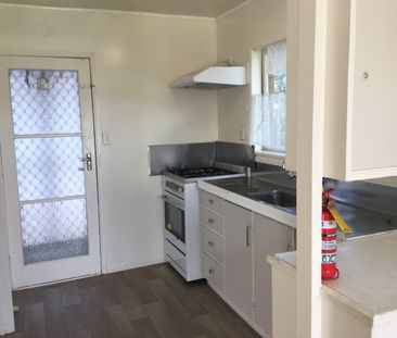 Tidy unit in block of three - Photo 6