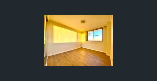 Modern Two Bedroom Apartment in Prime Rosebery Location - Photo 1