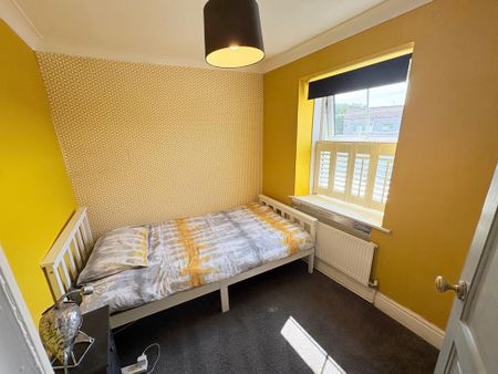 3 bedroom semi-detached house to rent - Photo 4
