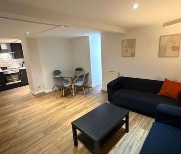 Francis Road Room 2 - Photo 5