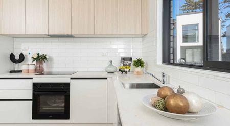 MANGERE BRIDGE, 3 BEDROOMS - Photo 5