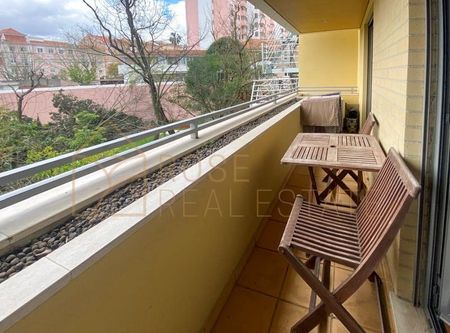 São Domingos de Benfica, Lisbon - Photo 2