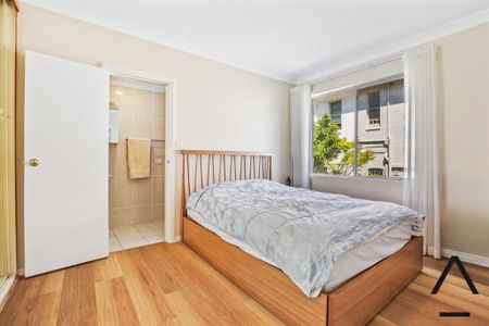 Coastal Living with Space, Style & Views – Moments to Coogee Beach - Photo 3