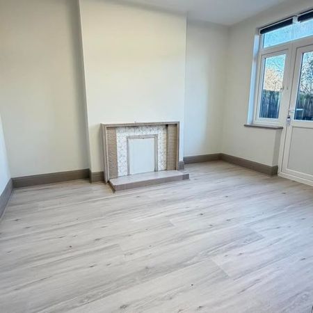 4 Bed Semi-Detached House, The Woodlands, SE13 - Photo 2