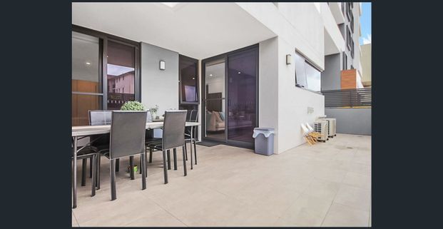 Gorgeous, Contemporary Apartment For Lease - Photo 1