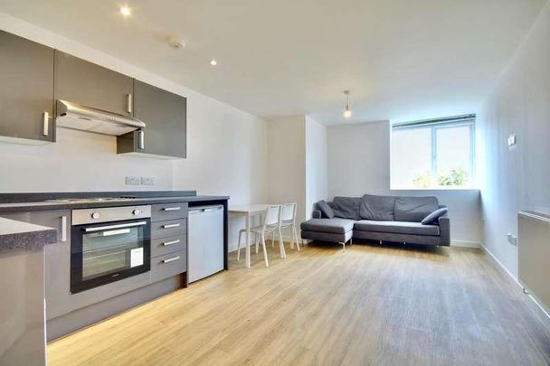 Isambard Brunel Road, Portsmouth, PO1 - Photo 1